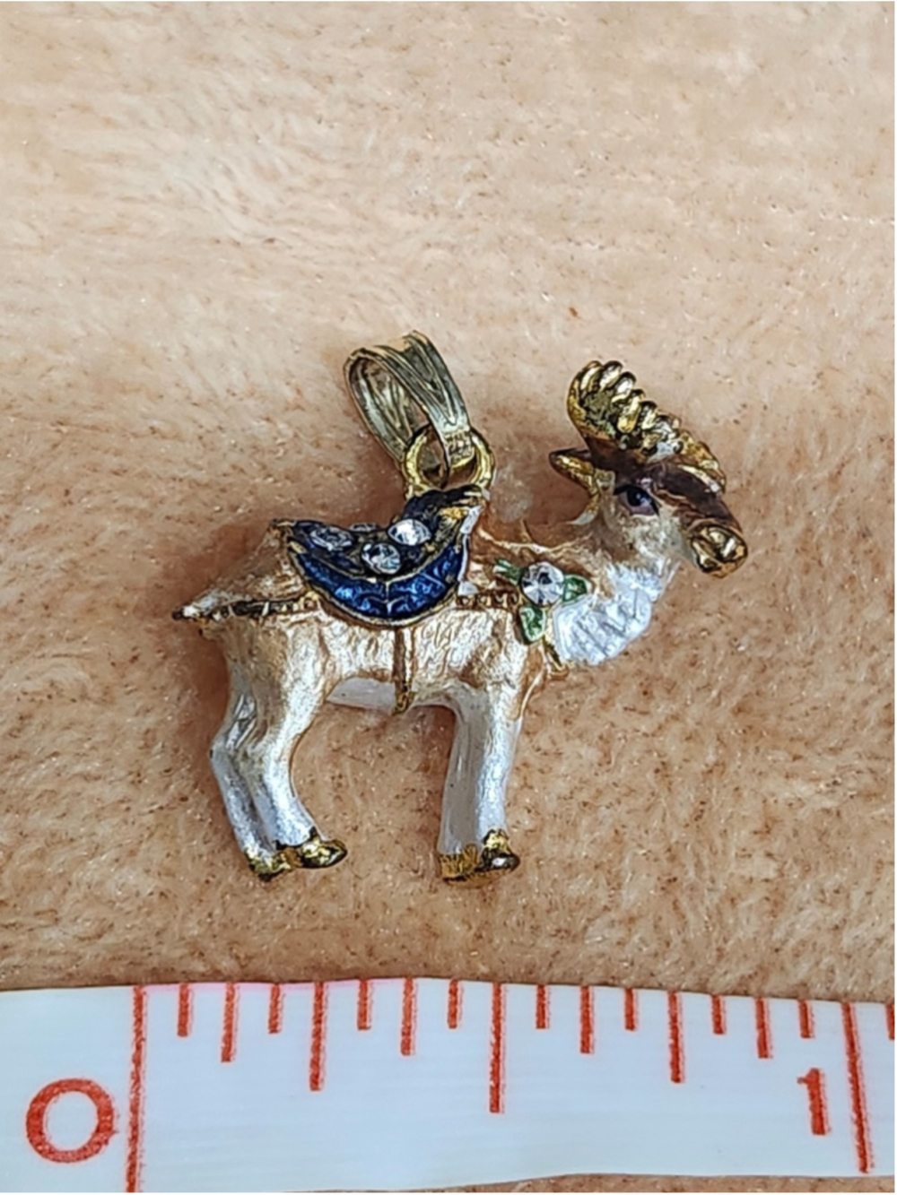 Tiny Rhinestone Reindeer Pendant - Picture 4 of 4